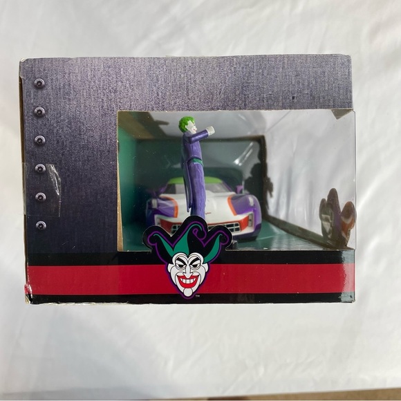 Jada The Joker & 2009 Chevy Corvette Stingray Die-cast Collectables - Picture 7 of 9